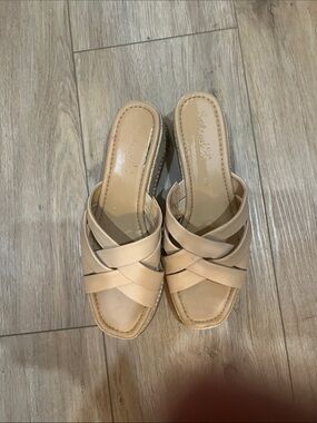 NEW Splendid tan sandals nude sandals WORN ONCE for an hour. Nordstrom nude wedg